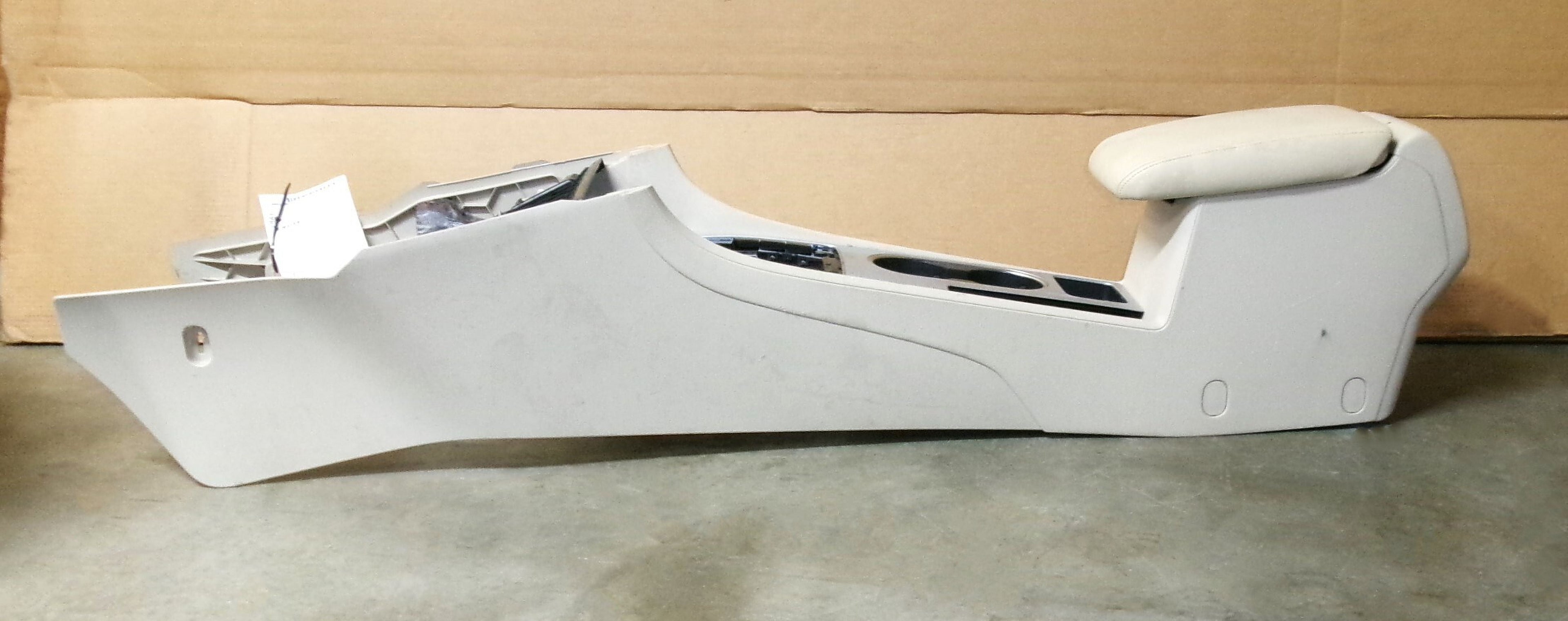 Pre-Owned 2013 Volkswagen Passat Center Floor Console Tan OEM (Good)