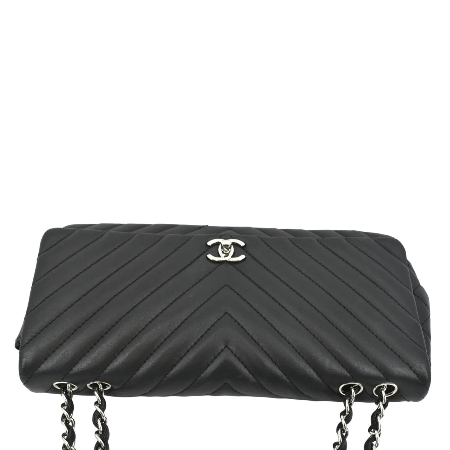 Pre-Owned CHANEL Sizeurpique Chevron Medium Lambskin Leather Flap Crossbody Bag Black