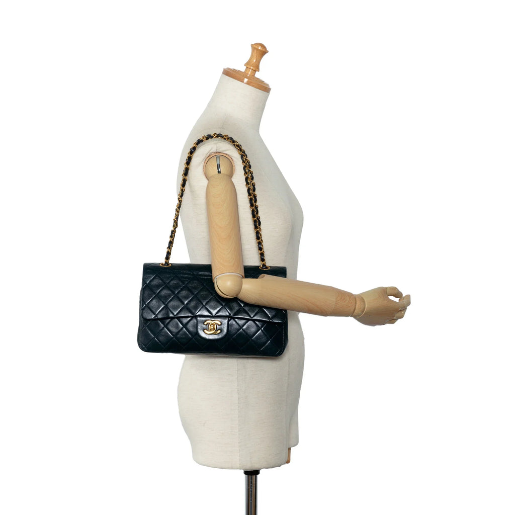 Pre-Owned Authenticated Chanel Medium Classic Lambskin Double Flap Leather Blue Sizehoulder Bag Unisex (Good)