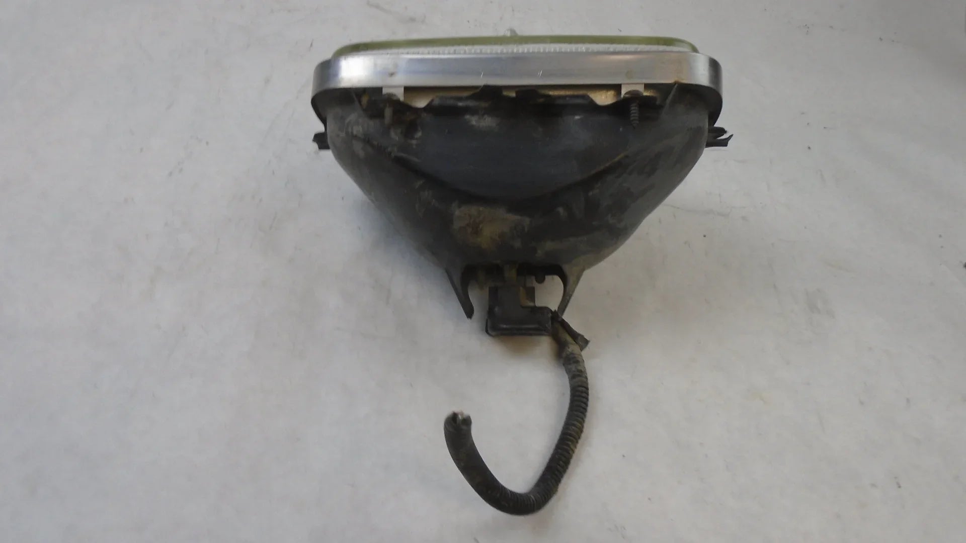 Pre-Owned 1997-2015 Chevrolet Express Van Right RH Head Light Lamp Sizeealed Beam OEM LKQ (Good)