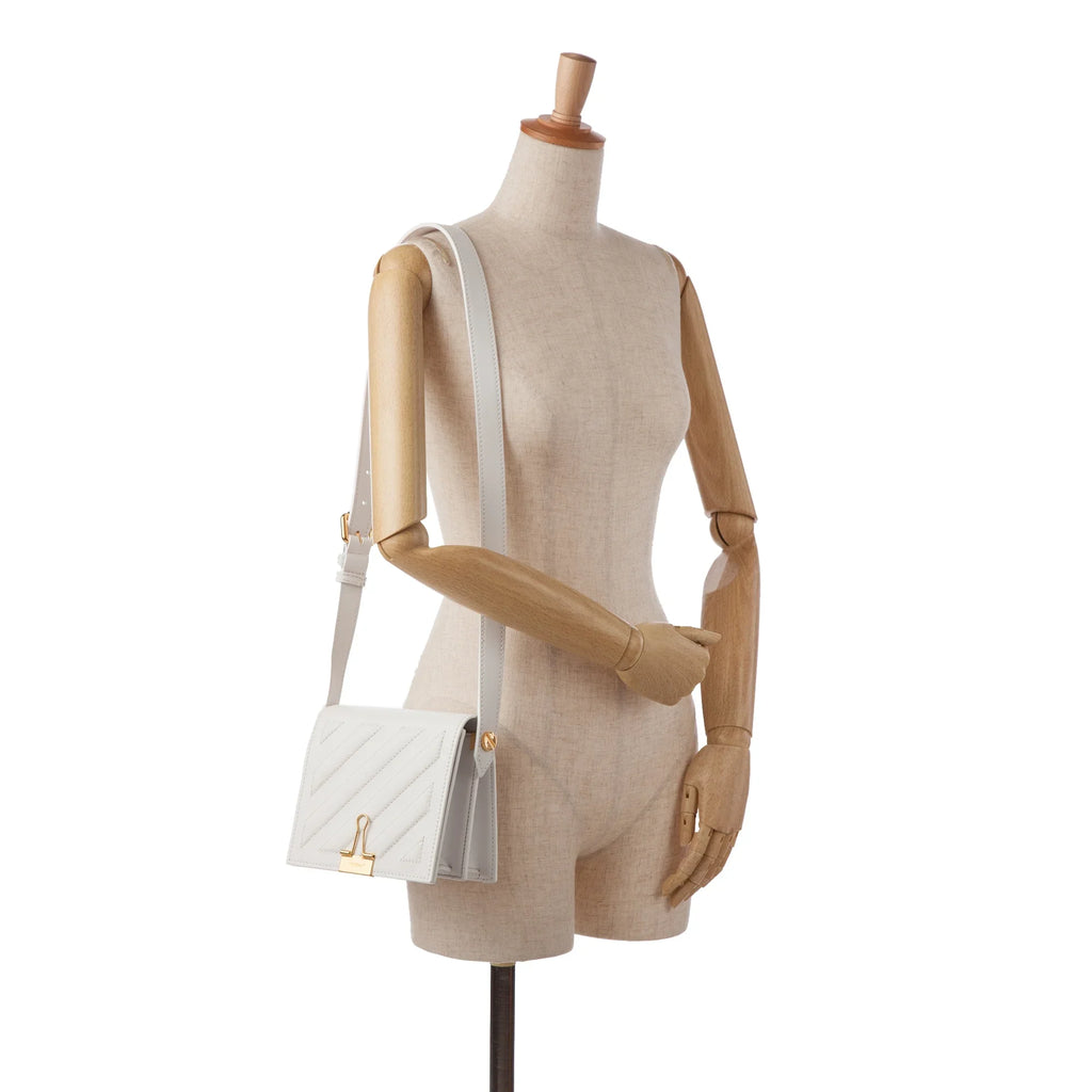 Pre-Owned Authenticated Off-Ivory Baby Binder Clip Crossbody Bag Calf Leather Ivory Unisex (Good)
