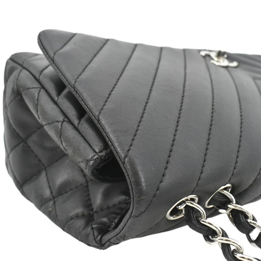 Pre-Owned CHANEL Sizeurpique Chevron Medium Lambskin Leather Flap Crossbody Bag Black