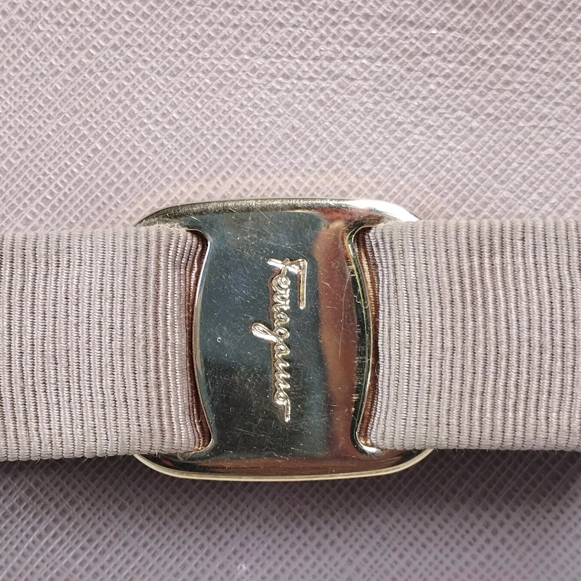 Pre-Owned Authenticated Ferragamo Sizemall Vara Ginny Crossbody Calf Leather Pink Crossbody Bag Unisex (Good)