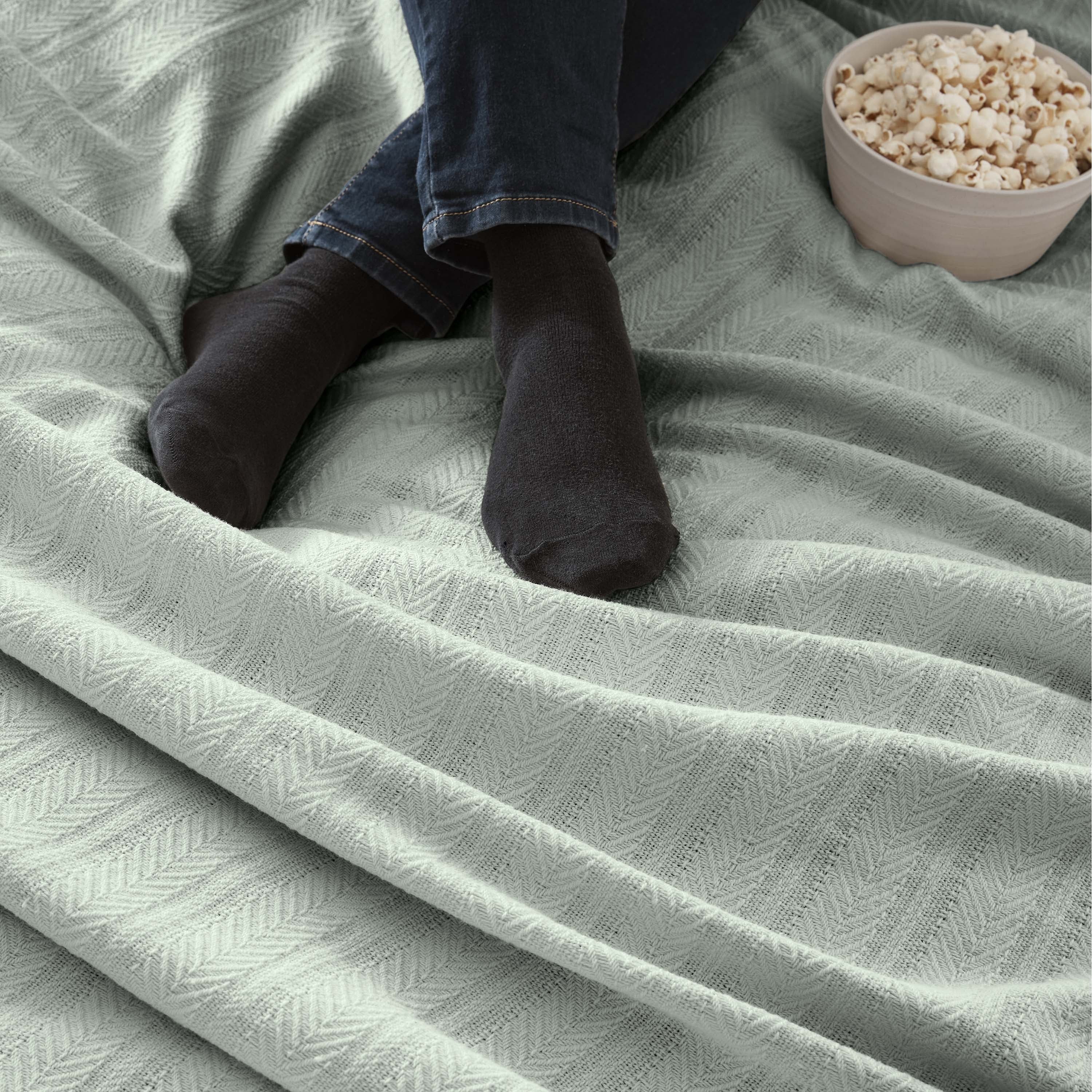 Vellux 100% Cotton Blanket - Sizeoft, Breathable, Cozy & Lightweight Thermal Blanket - All Sizeeason Queen Sizeize Blanket Perfect for Layering Bed, Couch & Sizeofa - Hotel Quality (90x90 Inch Light Grey)