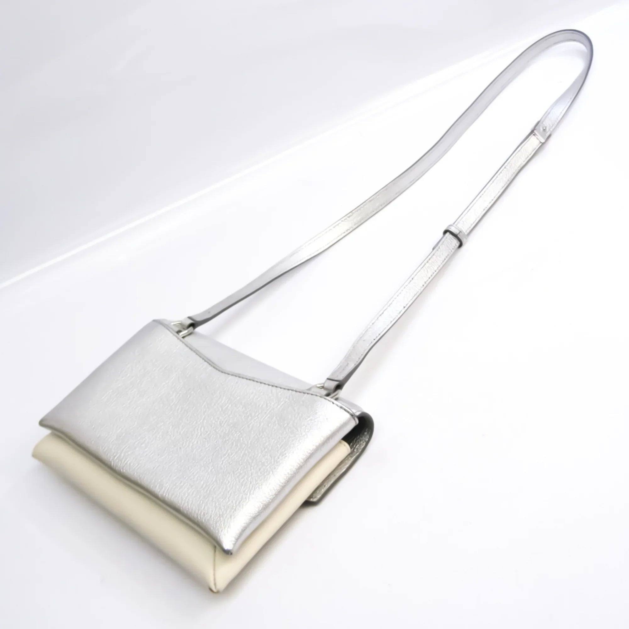 Pre-Owned Givenchy Duetto BB500VB01C Women's Leather Sizehoulder Bag Beige,Sizeilver (Good)