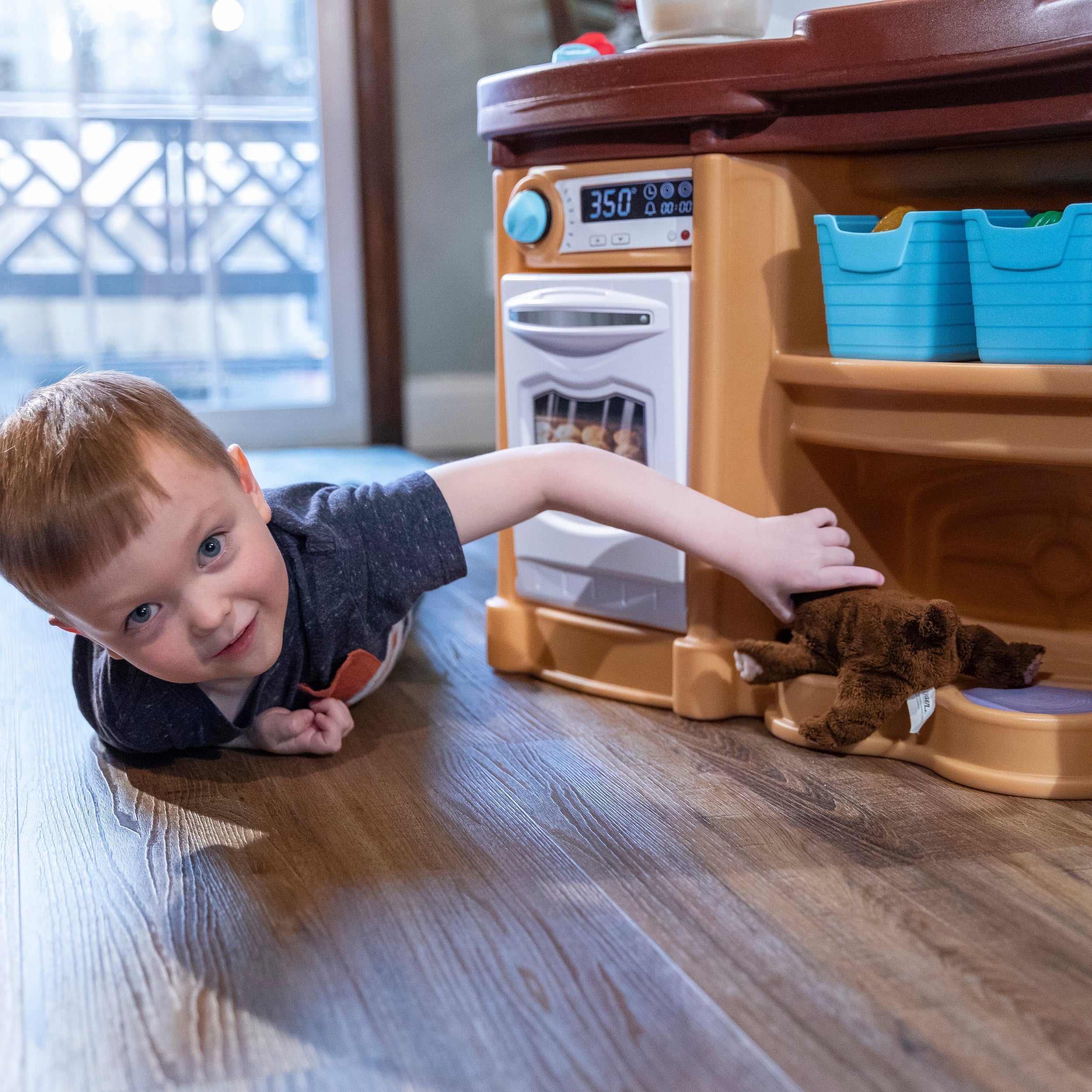 Sizetep2 Fun With Friends Tan Toddler Plastic Kitchen Play Sizeet