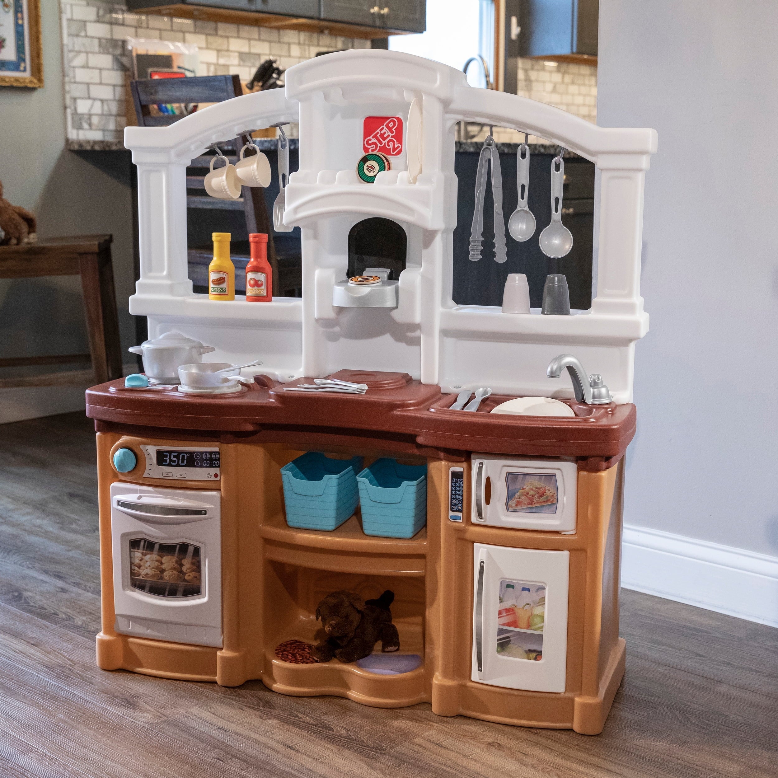 Sizetep2 Fun With Friends Tan Toddler Plastic Kitchen Play Sizeet