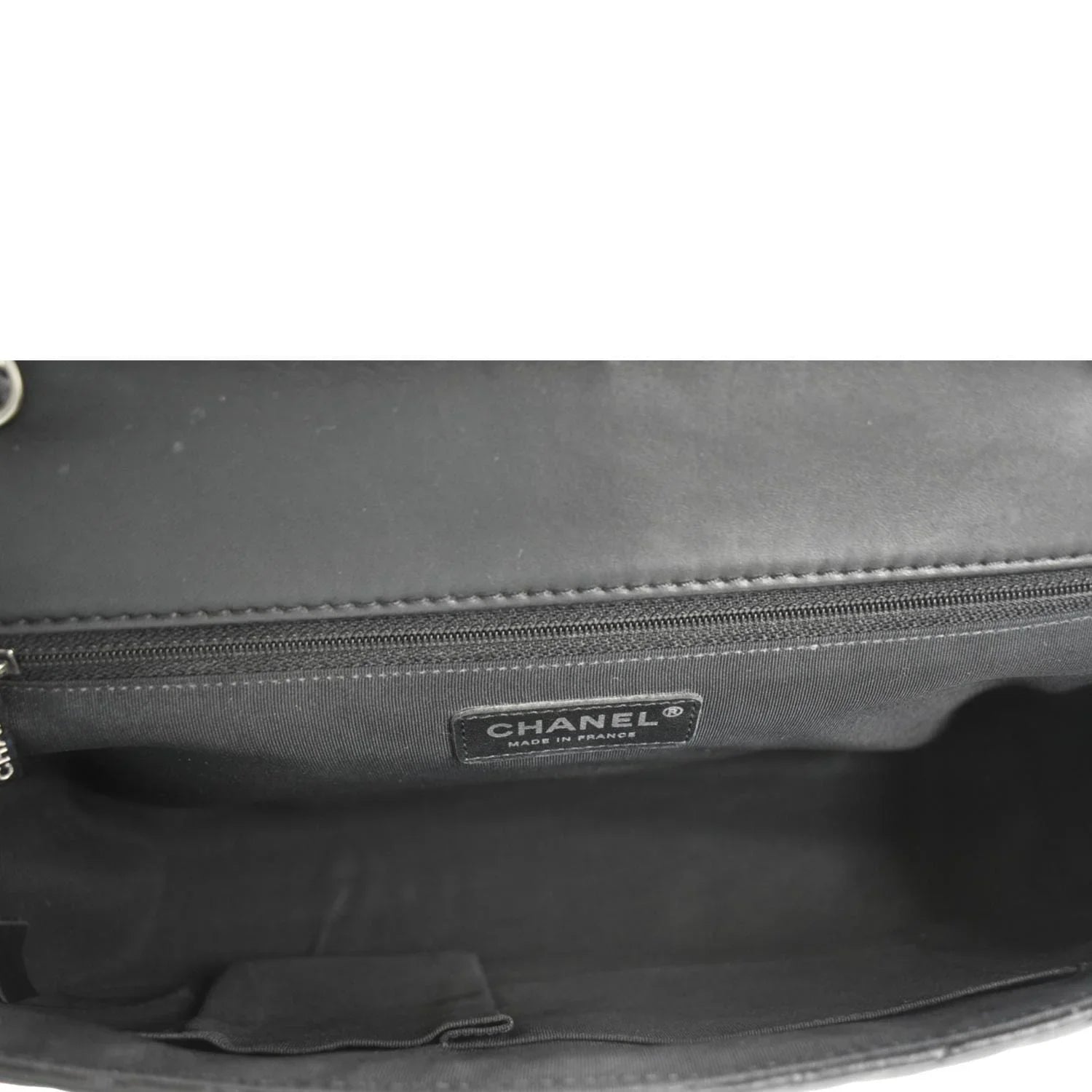 Pre-Owned CHANEL Sizeurpique Chevron Medium Lambskin Leather Flap Crossbody Bag Black